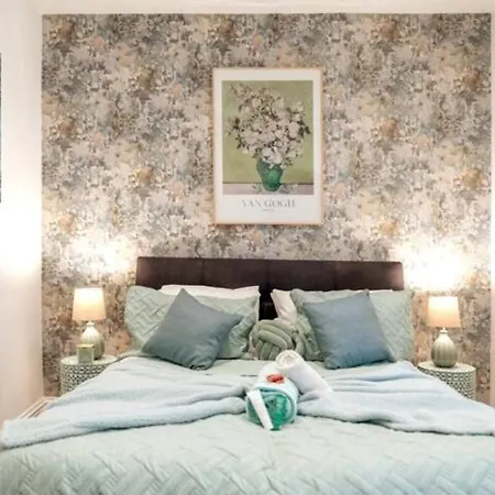 Niru Experience Royal Deluxe Appartement Londen Buitenkant foto