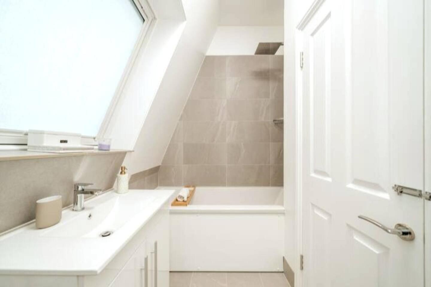Niru Experience Royal Deluxe * Londen